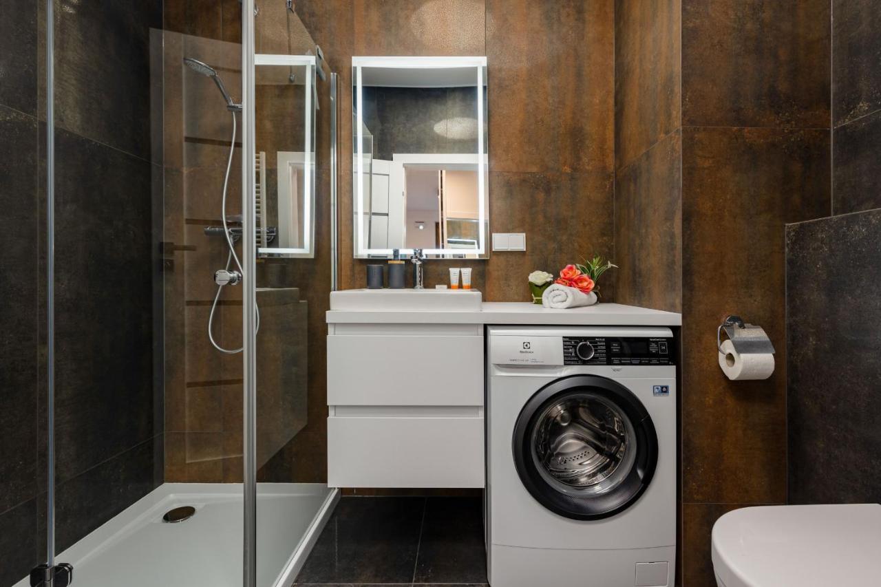 Srodmiescie Warsaw Muranow Apartments With Parking By Noclegi Renters Εξωτερικό φωτογραφία