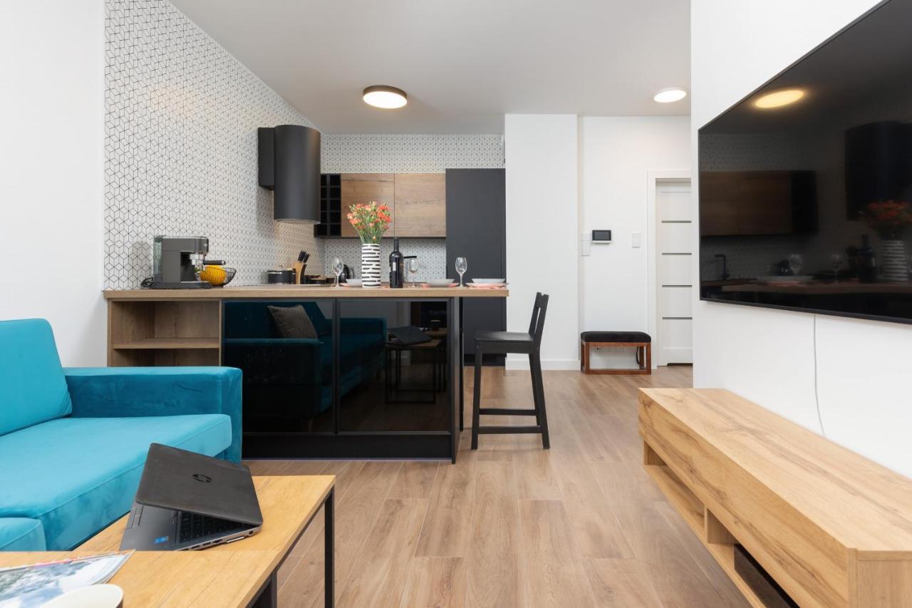 Srodmiescie Warsaw Muranow Apartments With Parking By Noclegi Renters Εξωτερικό φωτογραφία
