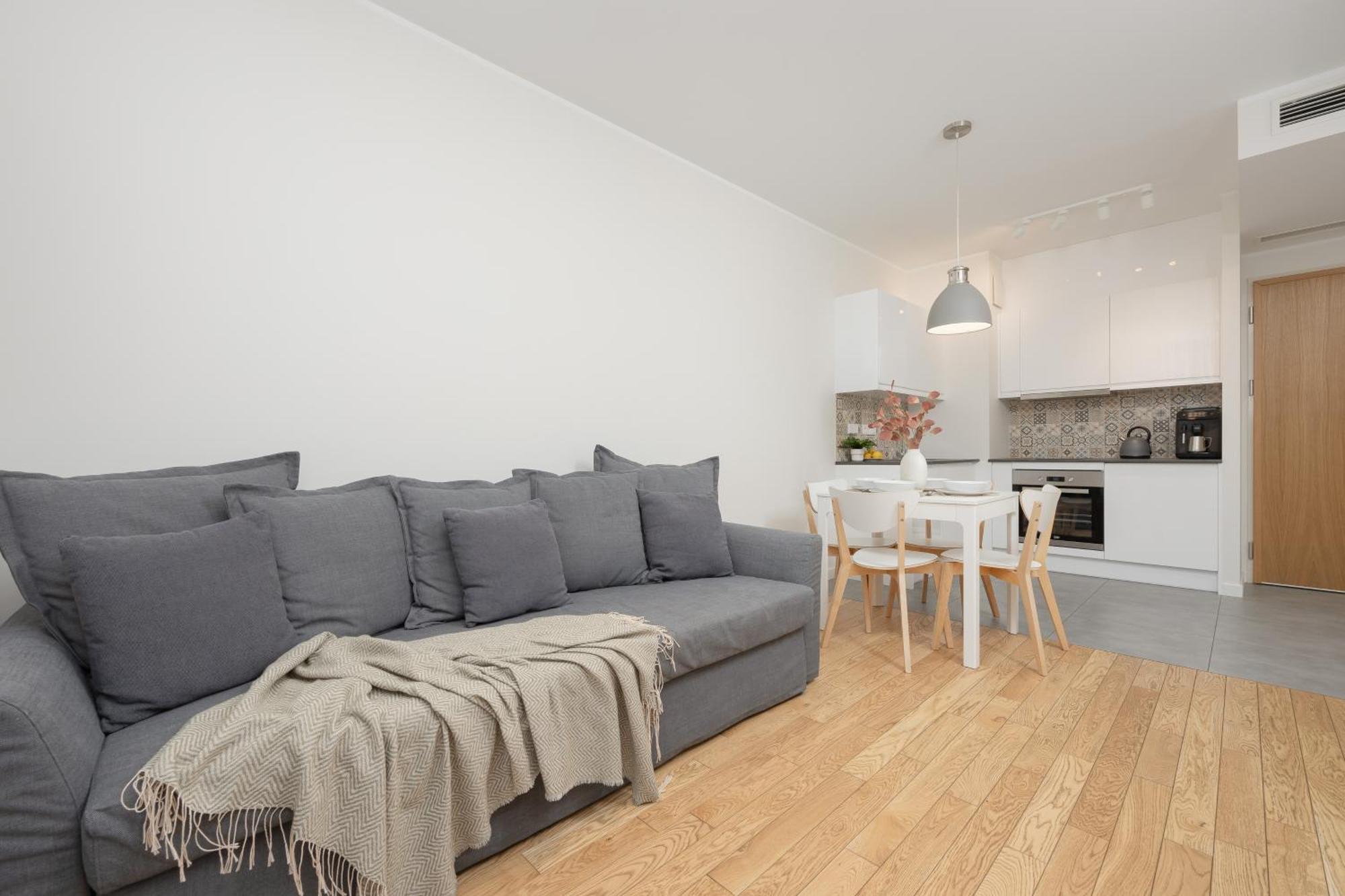 Srodmiescie Warsaw Muranow Apartments With Parking By Noclegi Renters Εξωτερικό φωτογραφία